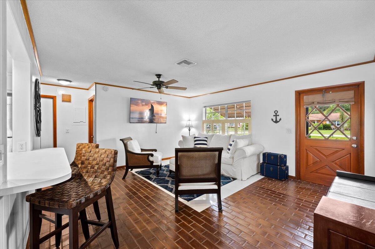 219 Norfolk Road Jupiter, FL 33469 - Photo 8 of 29 10-LUX9836.jpg1