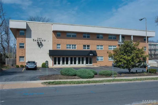 $222,000 | 8631 Old Bonhomme Road, Unit 2C, University City, MO 63132