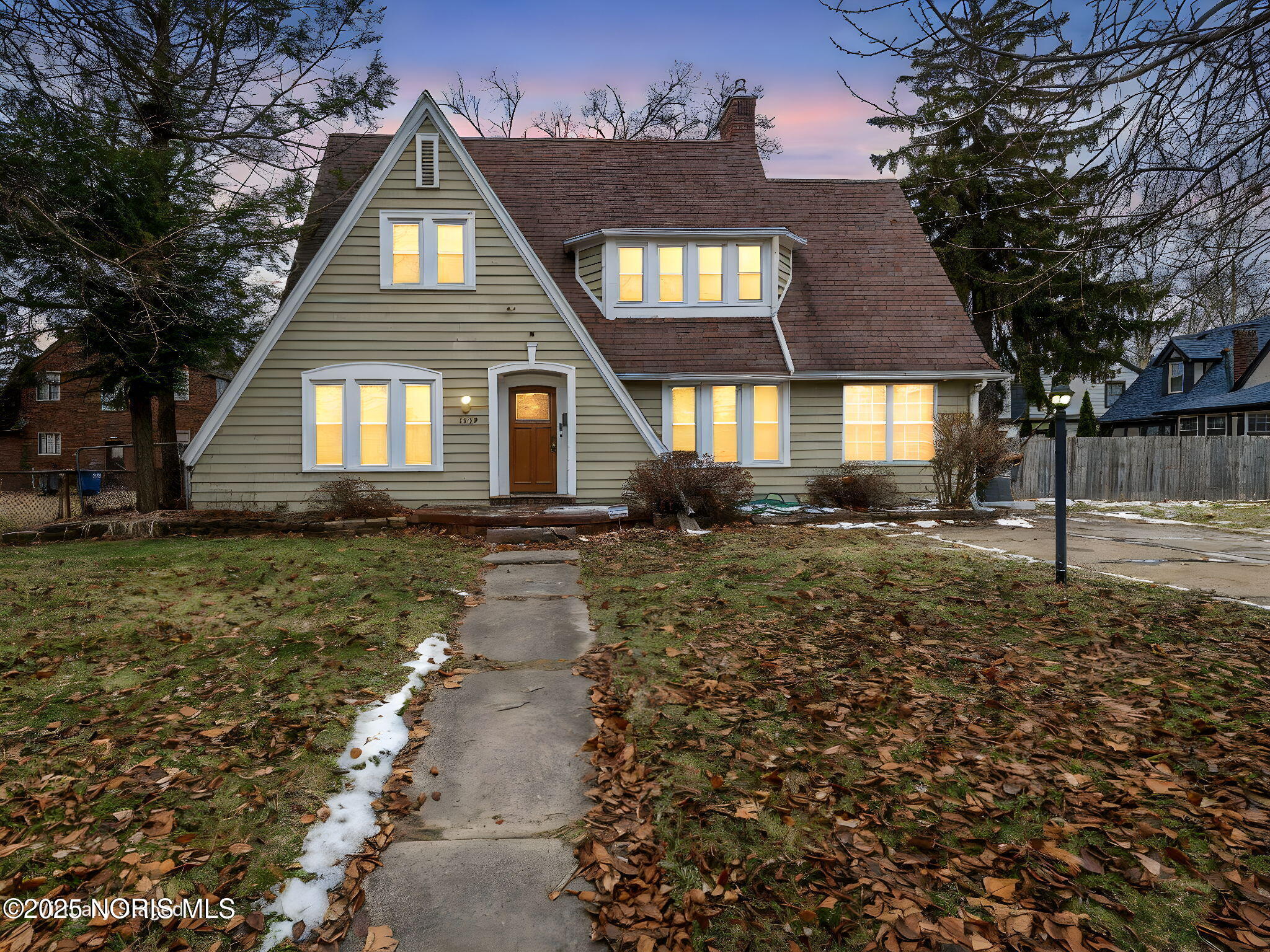 1819 Shenandoah Road Toledo, OH 43607 - Photo 2 of 35 2-web-or-mls-1819 Shenandoah-278-Edit da