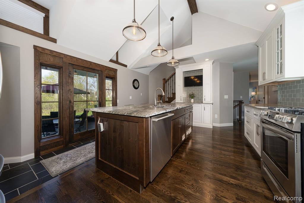 3248 Hickory Lawn Road Rochester Hills, MI 48307 - Photo 8 of 25