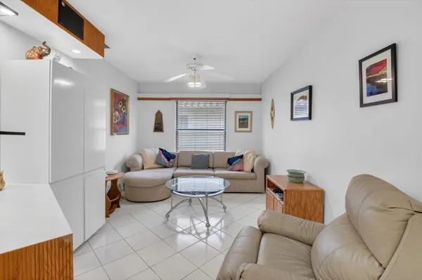 $299,999 | 5900 Sunswept Lane, Unit A, Boynton Beach, FL 33437