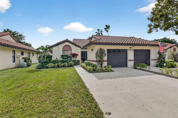 $299,999 | 5900 Sunswept Lane, Unit A, Boynton Beach, FL 33437