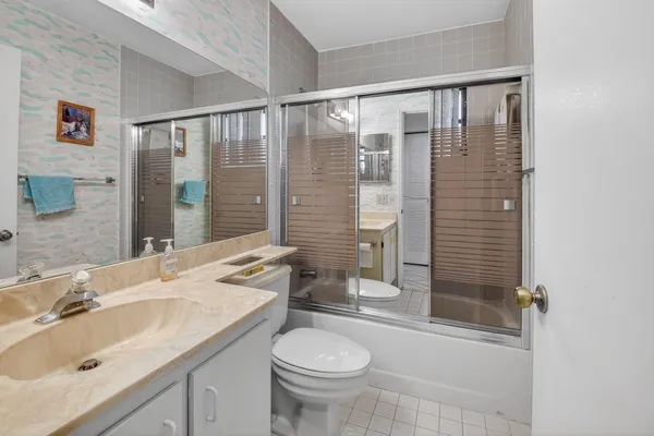 $299,999 | 5900 Sunswept Lane, Unit A, Boynton Beach, FL 33437