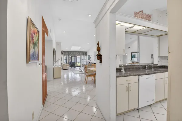 $299,999 | 5900 Sunswept Lane, Unit A, Boynton Beach, FL 33437
