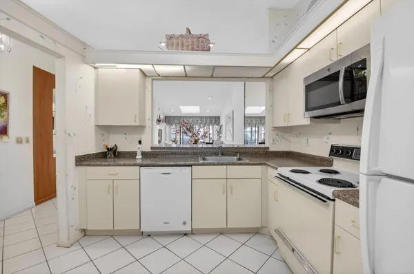 $299,999 | 5900 Sunswept Lane, Unit A, Boynton Beach, FL 33437