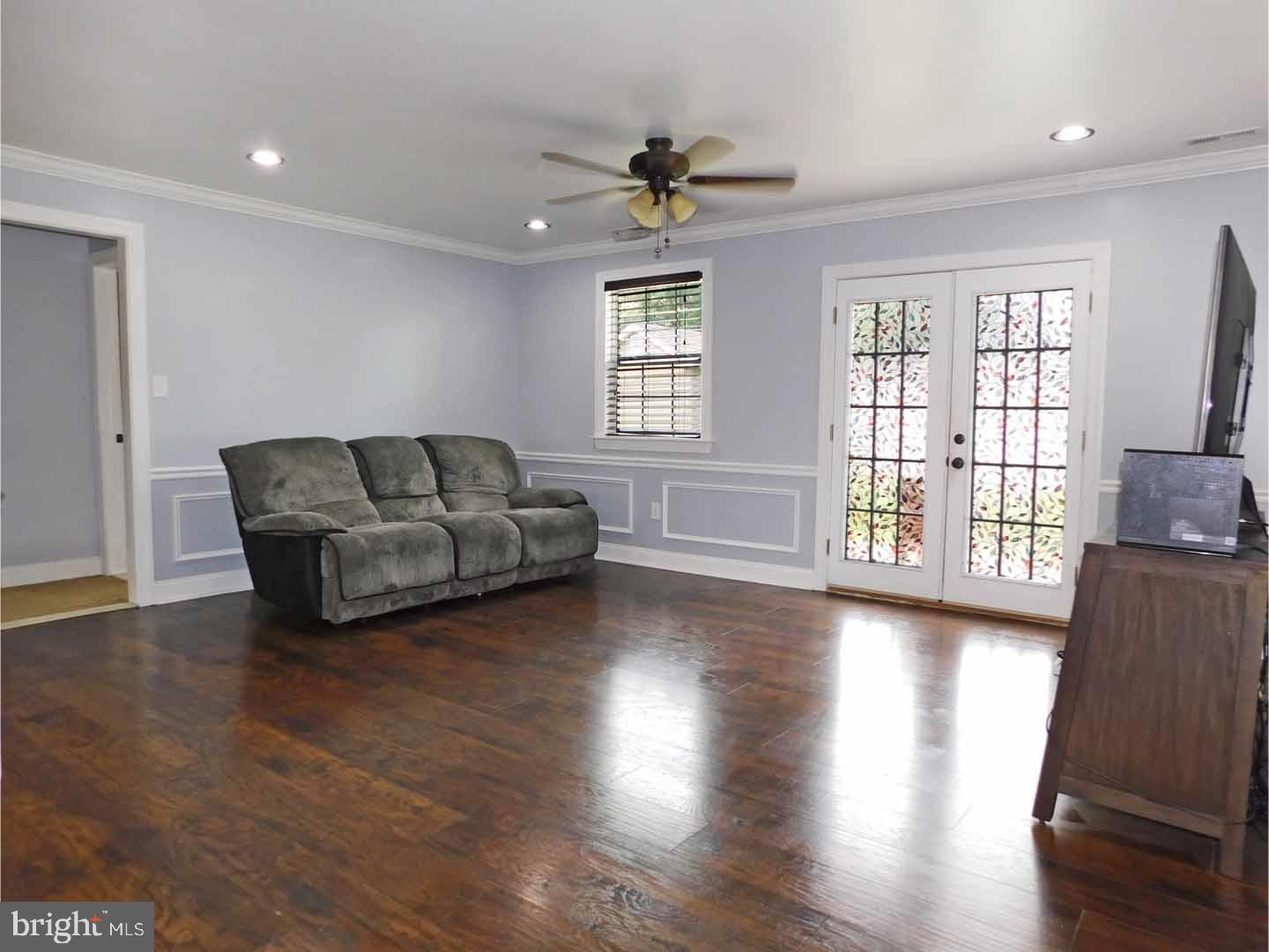 19 Gaping Rock Road Levittown, PA 19057 - Photo 3 of 20