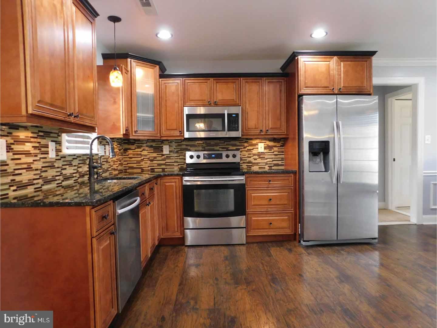19 Gaping Rock Road Levittown, PA 19057 - Photo 8 of 20