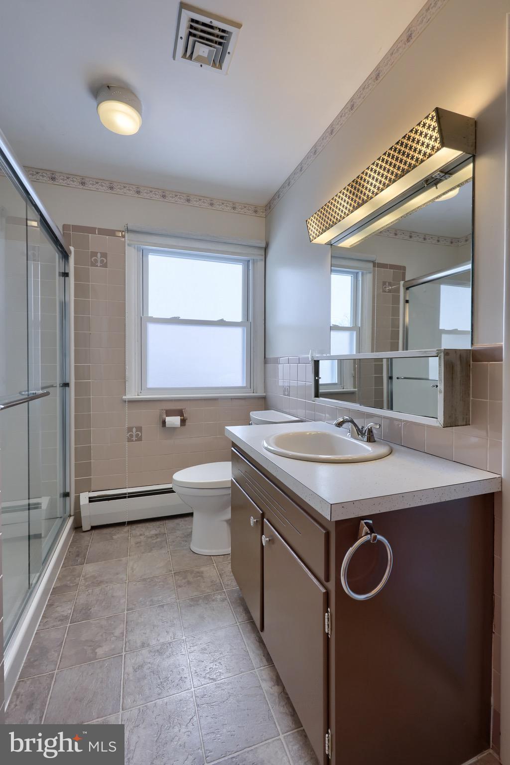 360 Sandy Hill Road Denver, PA 17517 - Photo 36 of 47 Full Bathroom