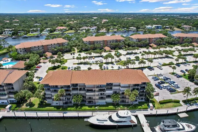 $450,000 | 2601 Marina Isle Way, Unit 103, Jupiter, FL 33477