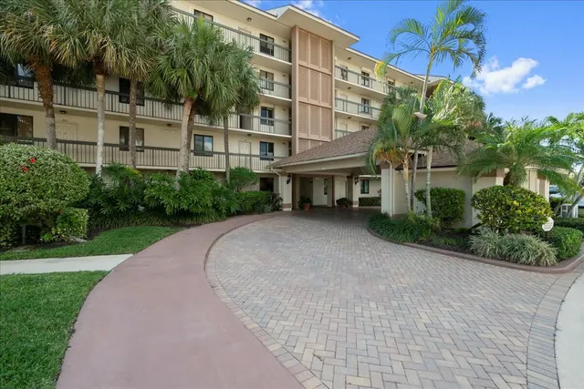 $450,000 | 2601 Marina Isle Way, Unit 103, Jupiter, FL 33477