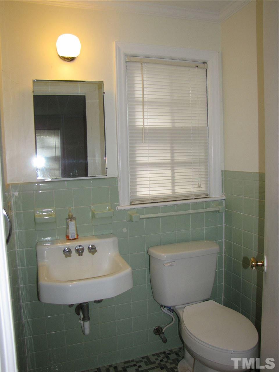 209 Rolling Road Burlington, NC 27217 - Photo 8 of 19 Gallery Image 8