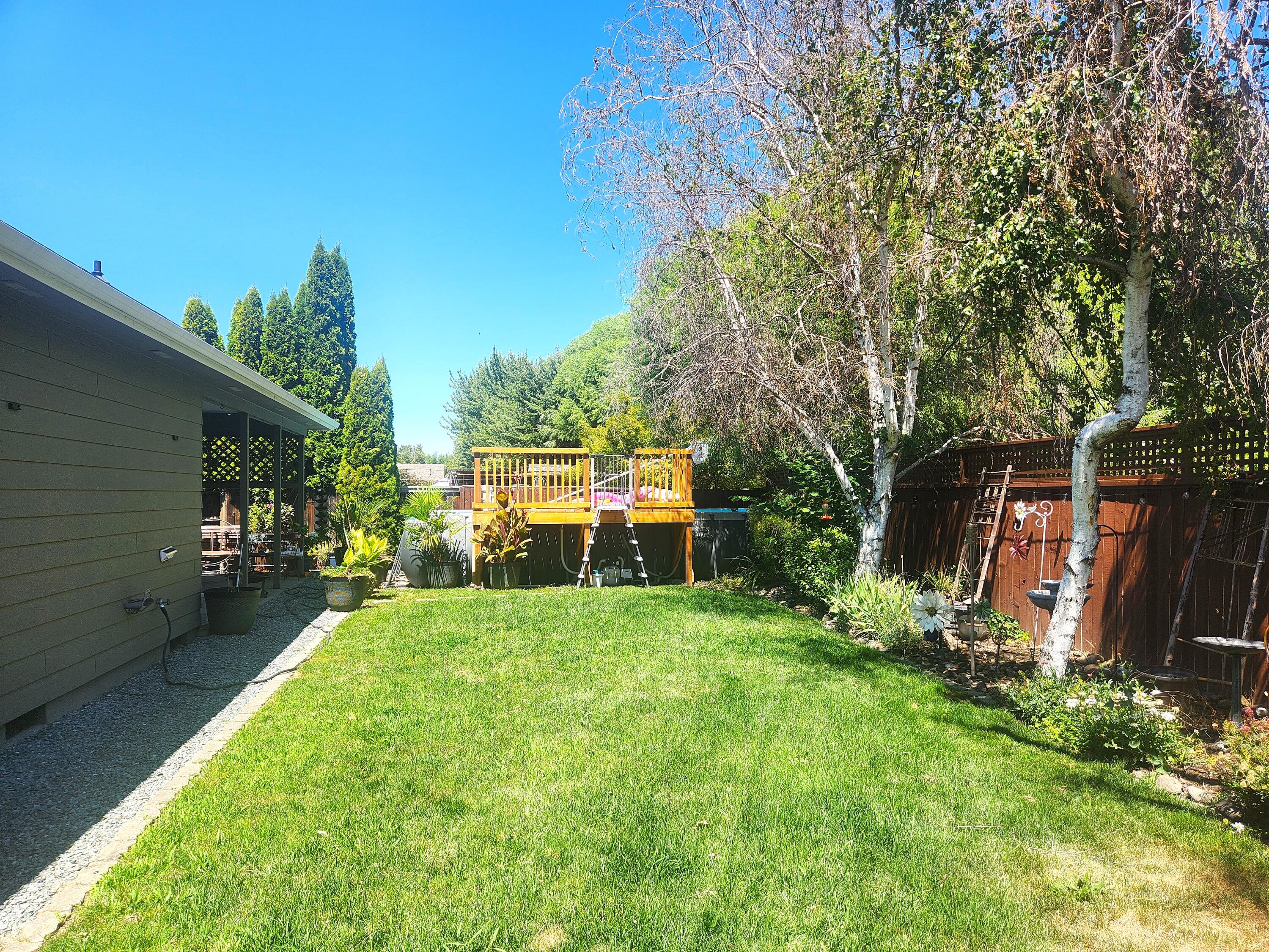 900 Mendolia Way Central Point, OR 97502 - Photo 40 of 49 34