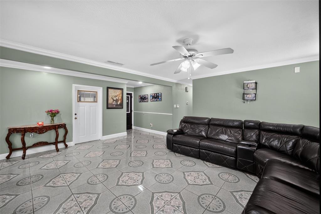 519 East 8th Street Irving, TX 75060 - Photo 8 of 31