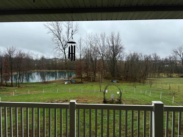 8909 East 200 North, Loogootee, IN 47553