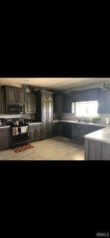 8909 East 200 North, Loogootee, IN 47553