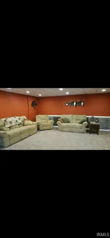 8909 East 200 North, Loogootee, IN 47553