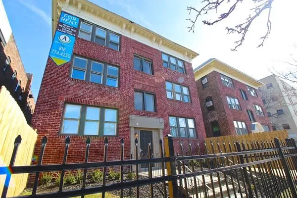 $5,800,000 | 3201-3211 Broadway Street, Kansas City, MO 64111