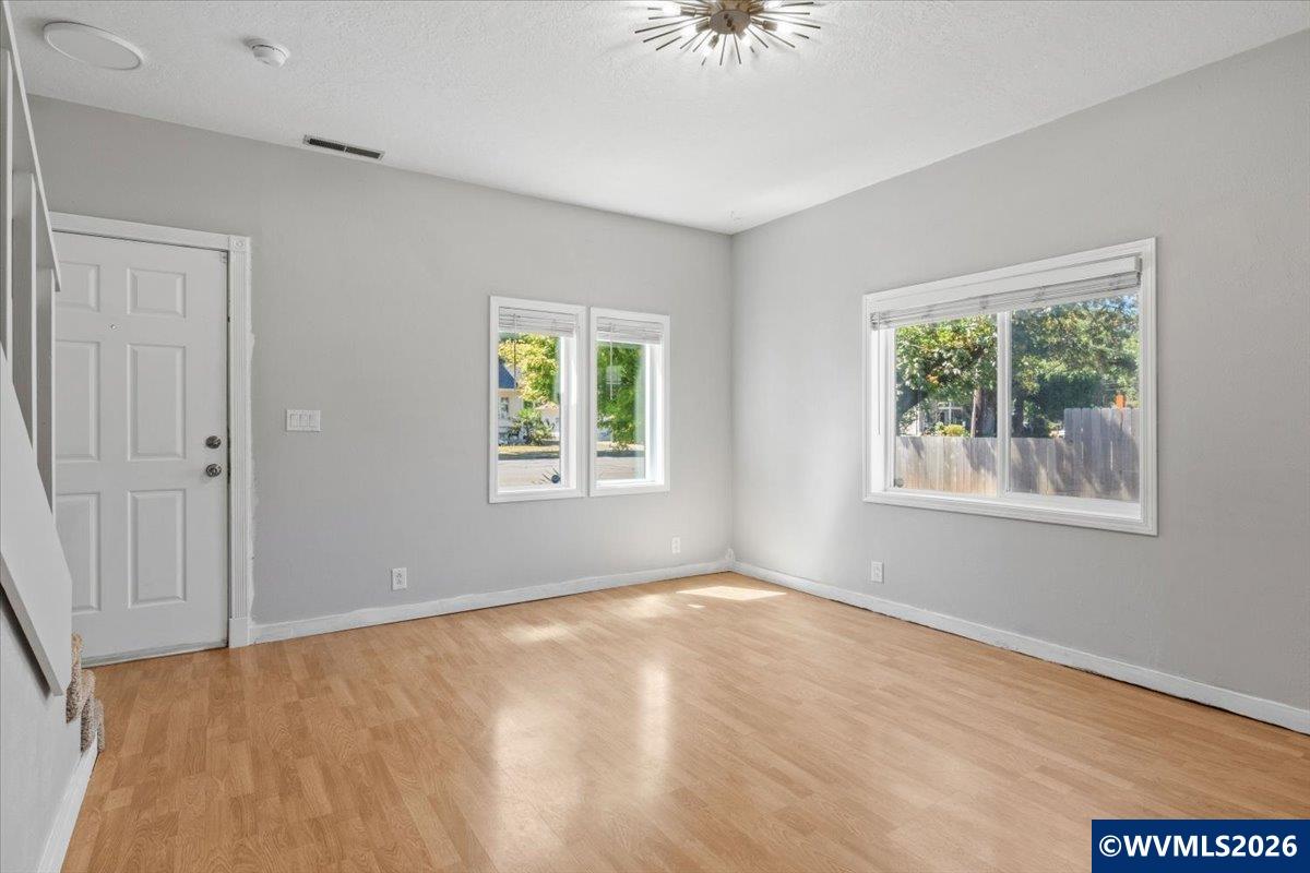 656 Southwest Levens Street Dallas, OR 97338 - Photo 7 of 46