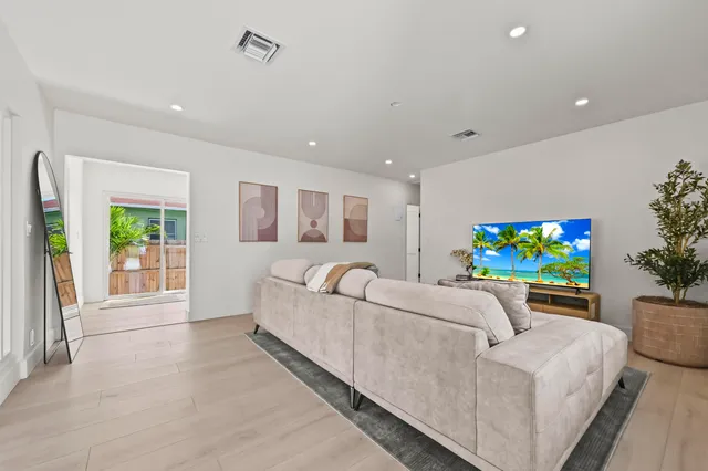 $799,000 | 3400 Parker Avenue, West Palm Beach, FL 33405