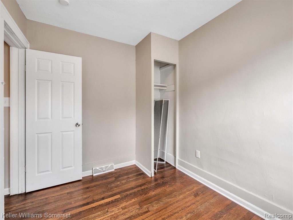 16494 East 10 Mile Road Eastpointe, MI 48021 - Photo 19 of 26