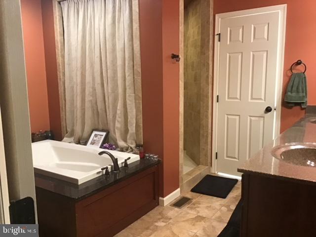 646 Saddle Road Palmyra, PA 17078 - Photo 16 of 18 Master Bath