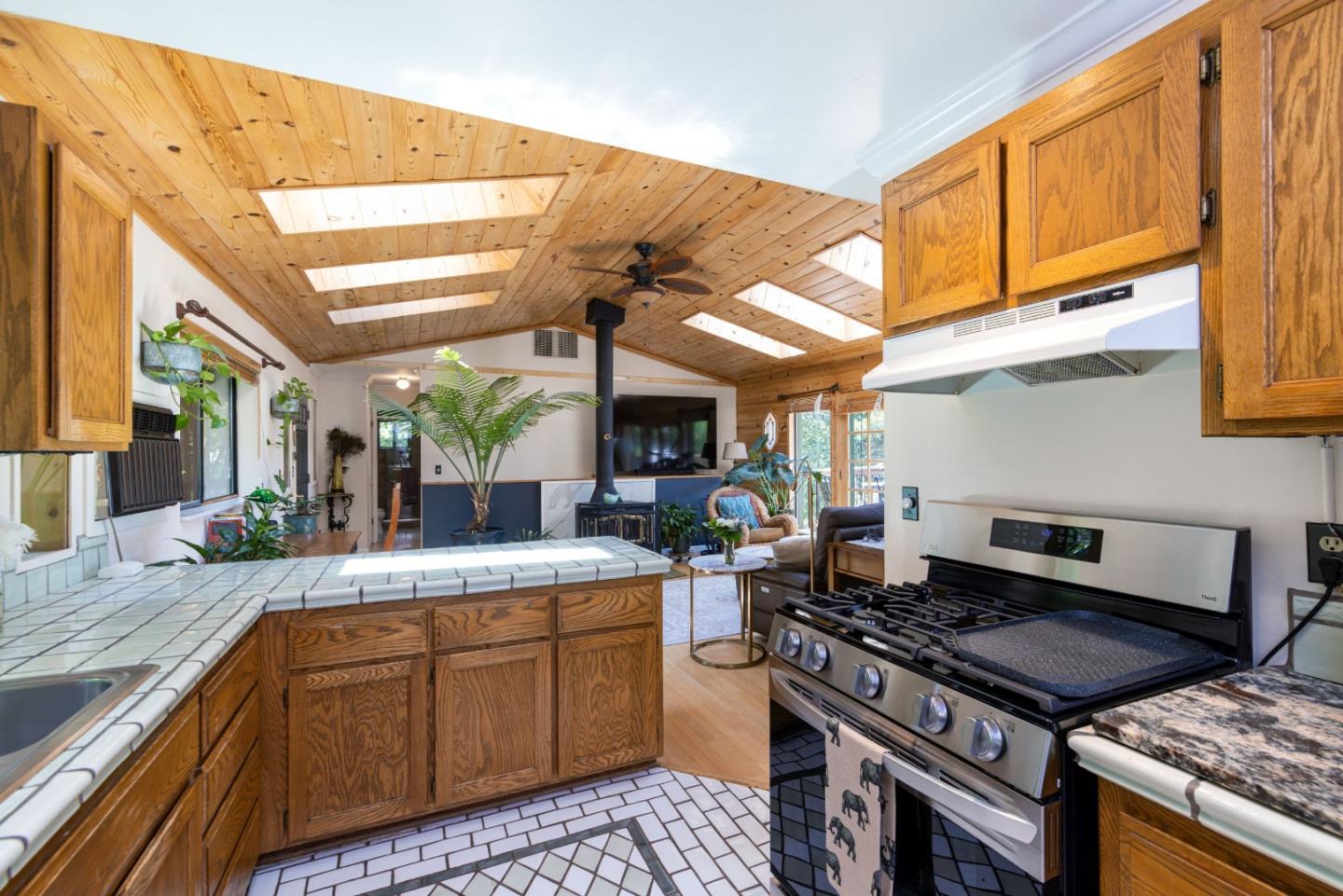 646 Blue Ridge Drive Boulder Creek, CA 95006 - Photo 7 of 41