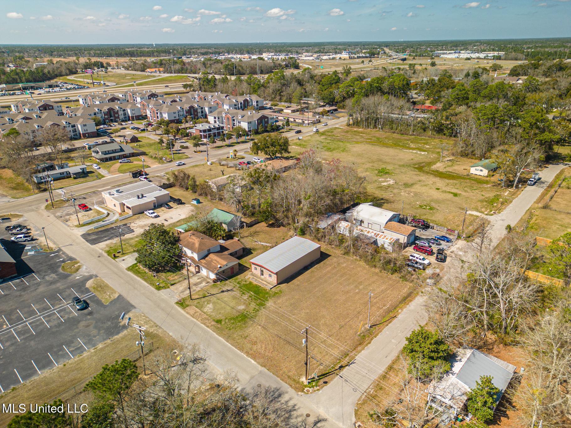 3222 Toncrey Road D'Iberville, MS 39540 - Photo 17 of 20 3222 toncrey 11