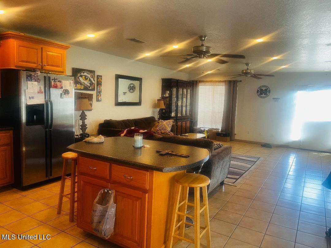 3222 Toncrey Road D'Iberville, MS 39540 - Photo 9 of 20 3222 toncrey kitchen