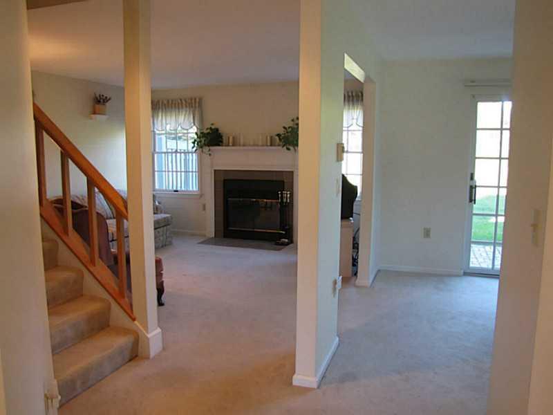 27 Winterberry Court, Unit 27 Cumberland, ME 04021 - Photo 5 of 35 Living Room.
