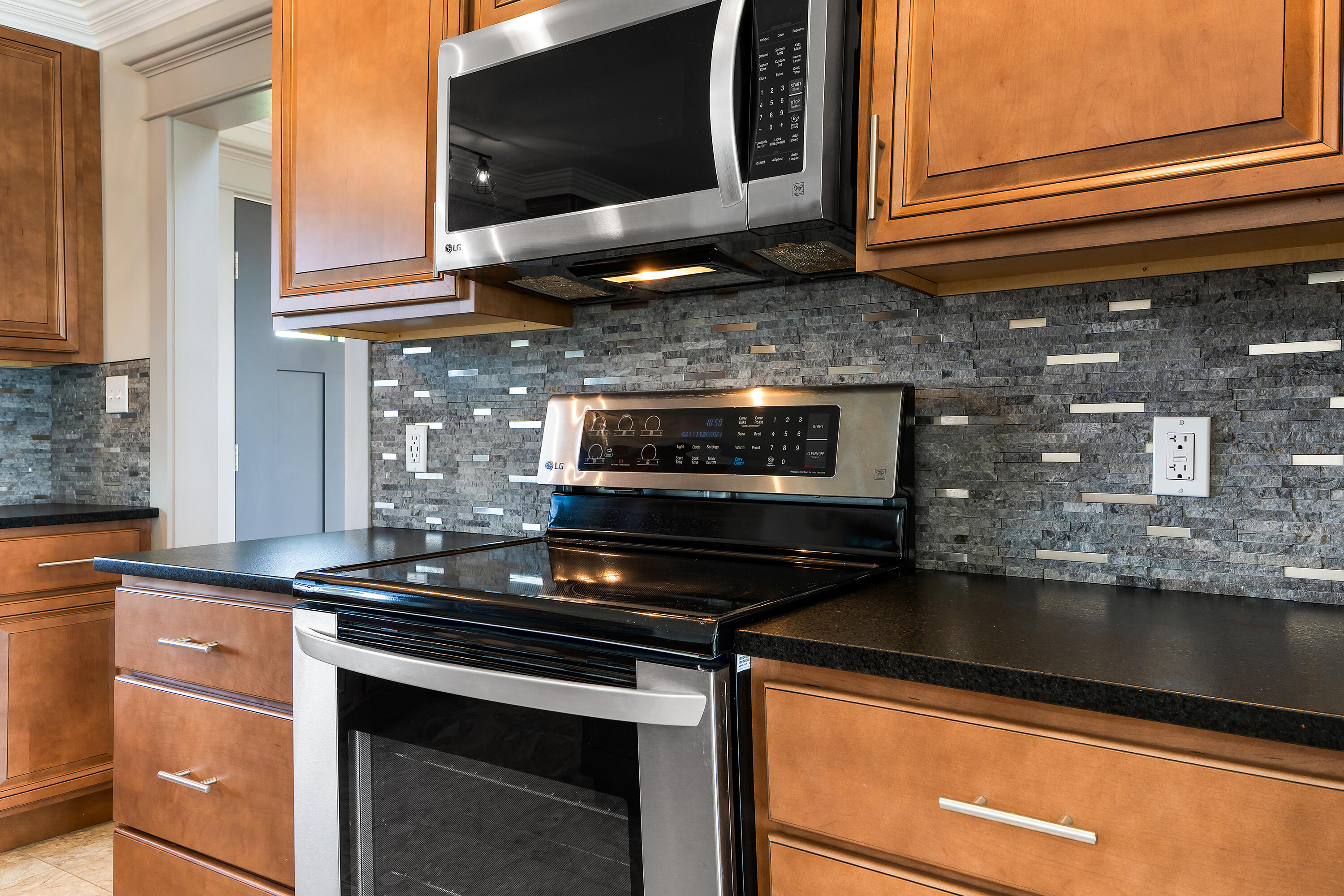 107 Mountain View Drive Auburn, ME 04210 - Photo 6 of 78 107 Mountain View Dr_136