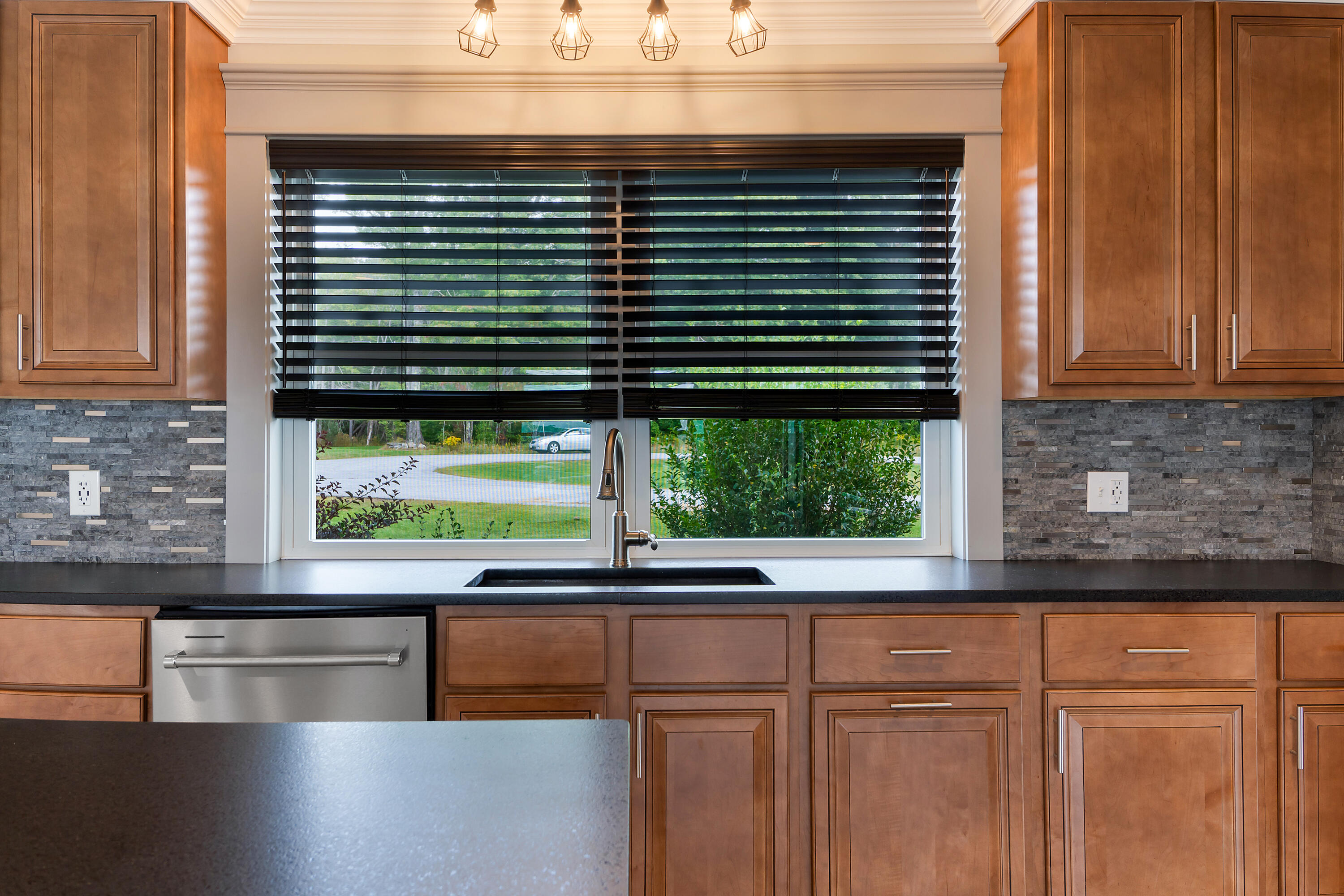 107 Mountain View Drive Auburn, ME 04210 - Photo 7 of 78 107 Mountain View Dr_137