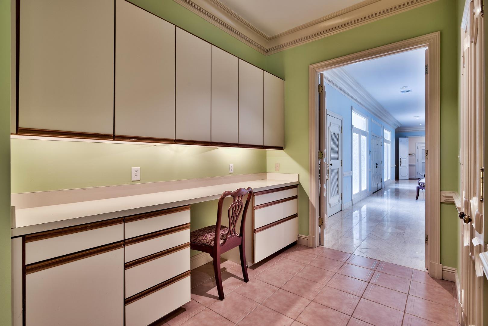 8 Weekewachee Circle Destin, FL 32541 - Photo 21 of 26 a view of kitchen with staircase