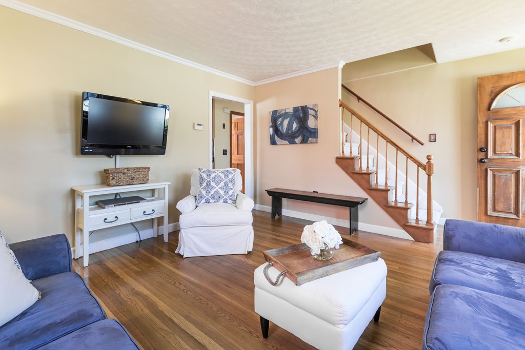 27 Jefferson Road Northborough, MA 01532 - Photo 3 of 19 Gallery Image 3