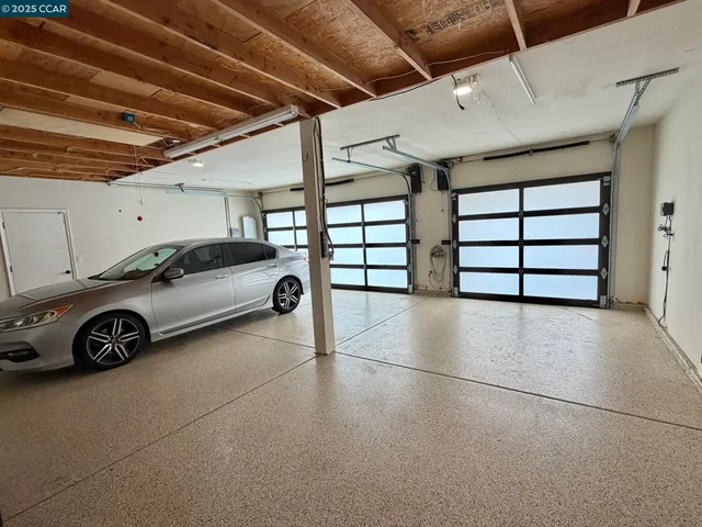 a view of entryway with a front door