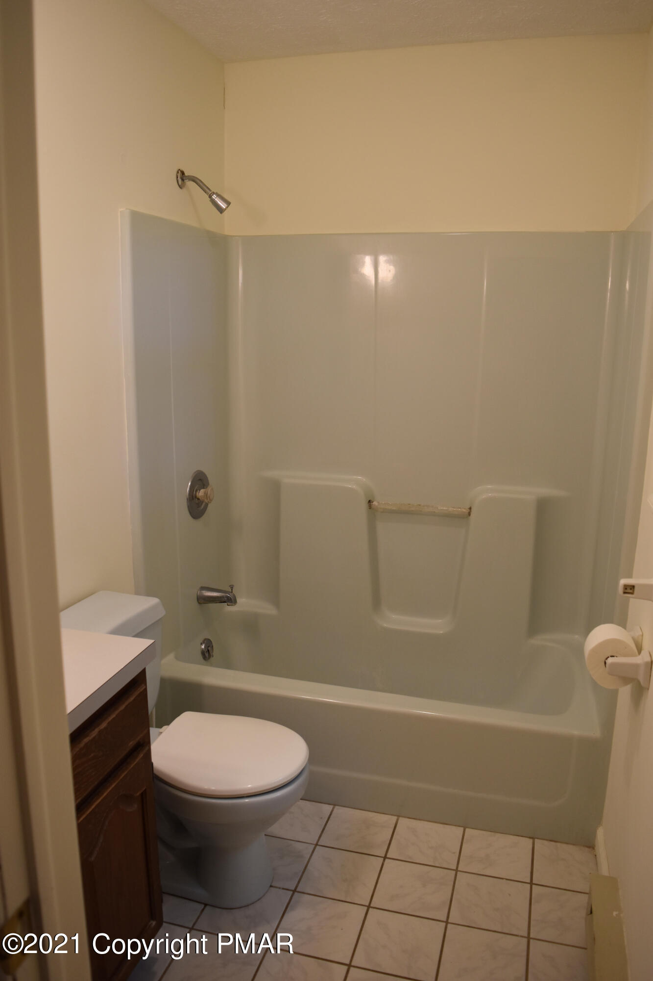 606 Rimrock Road Bartonsville, PA 18321 - Photo 27 of 68 Primary Bathroom