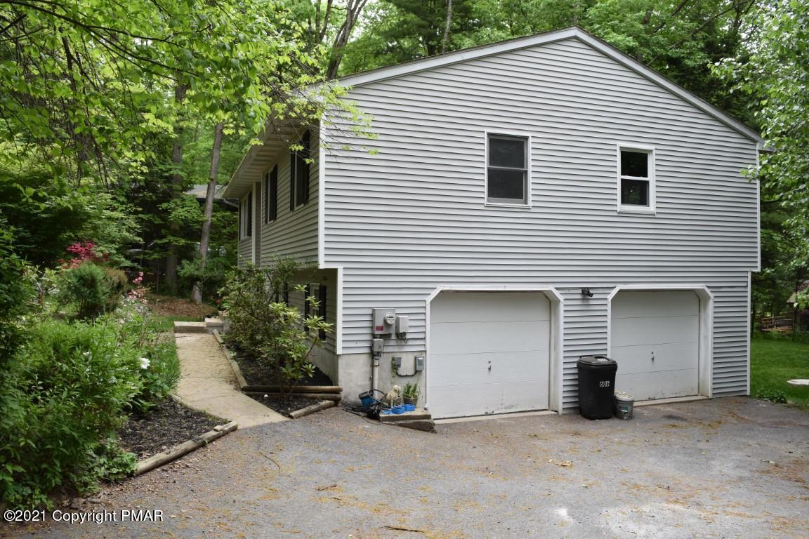 606 Rimrock Road Bartonsville, PA 18321 - Photo 54 of 68 Right Side/Garage