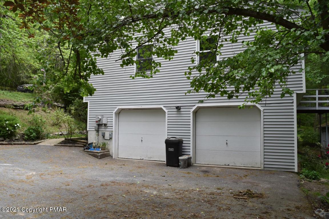 606 Rimrock Road Bartonsville, PA 18321 - Photo 55 of 68 Right Side/Garage