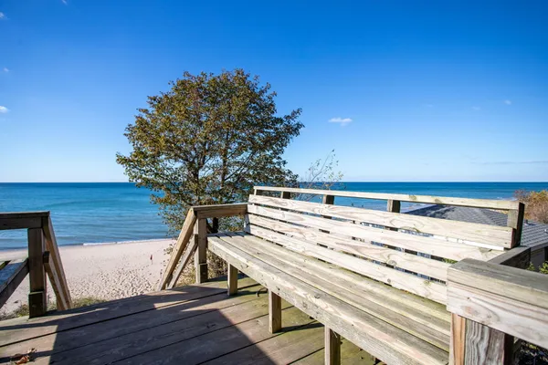 $799,900 | 7409 MItchell Court, South Haven, MI 49090