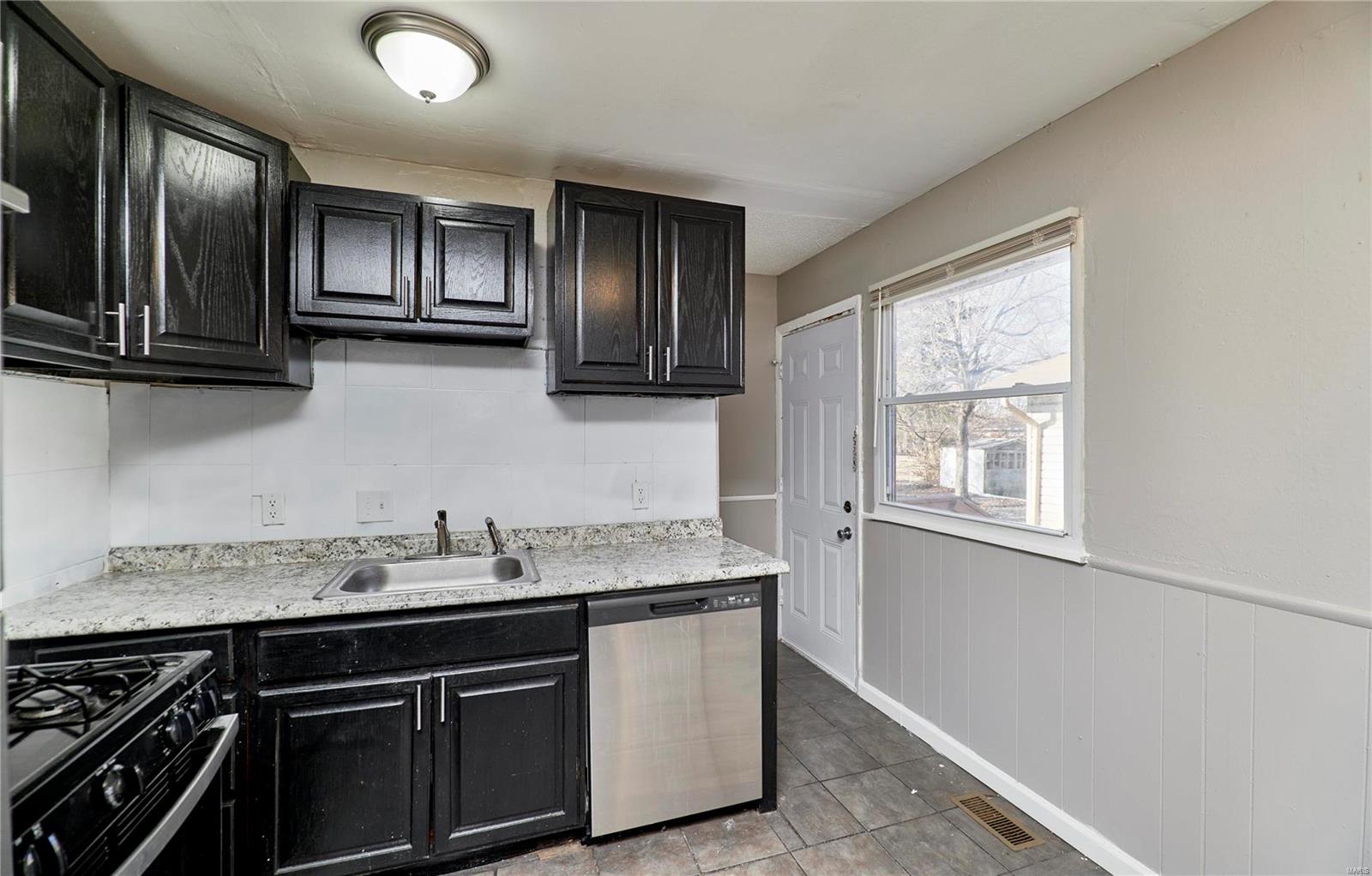1122 Rio Street St. Louis, MO 63138 - Photo 12 of 31 Gallery Image 12