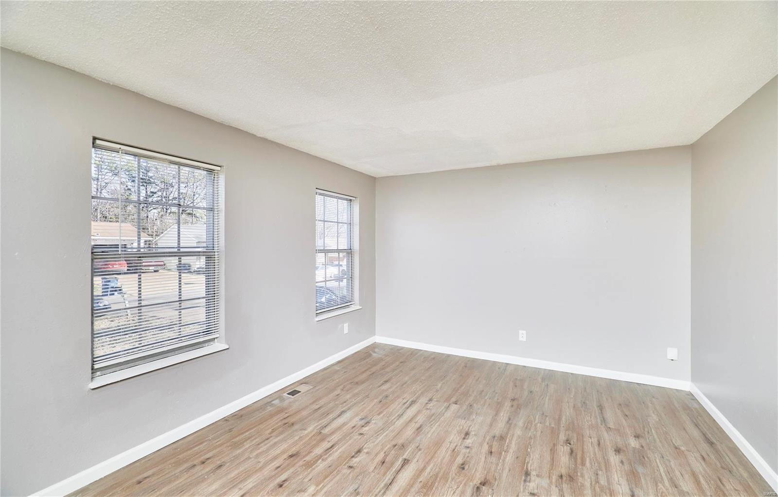 1122 Rio Street St. Louis, MO 63138 - Photo 8 of 31 Gallery Image 8