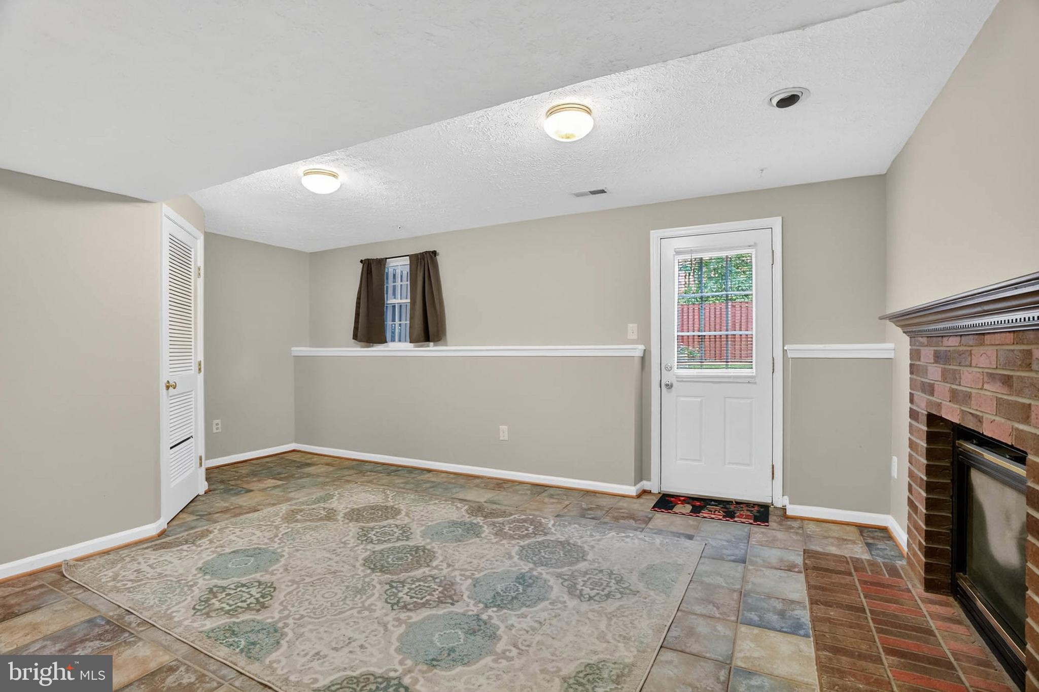 2512 Summers Ridge Drive Odenton, MD 21113 - Photo 28 of 37 an empty room with windows