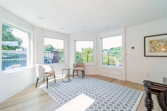 a view of livingroom with furniture