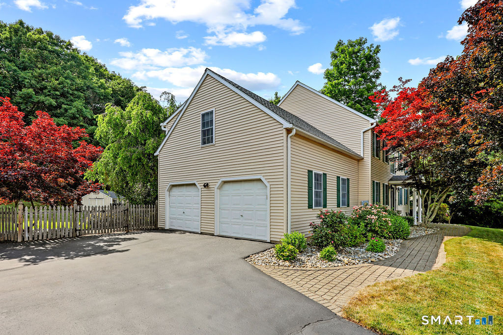 209 Lancaster Way Cheshire, CT 06410 - Photo 3 of 40