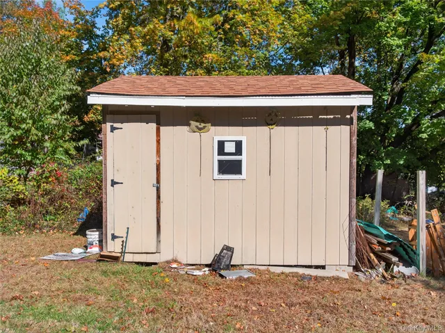 $2,450 | 37 Carnation Drive, Nanuet, NY 10954