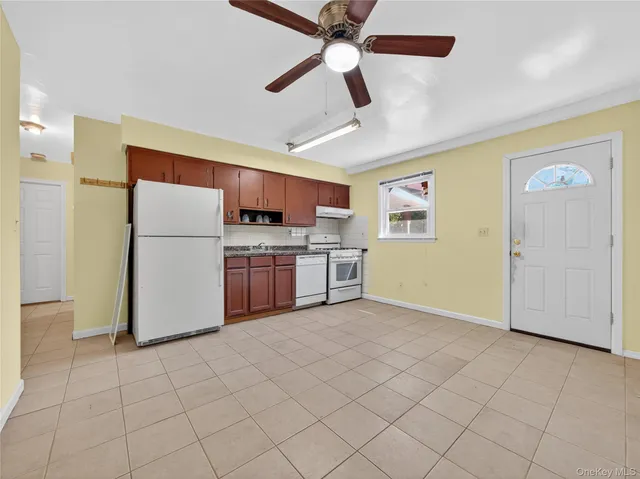 $2,450 | 37 Carnation Drive, Nanuet, NY 10954