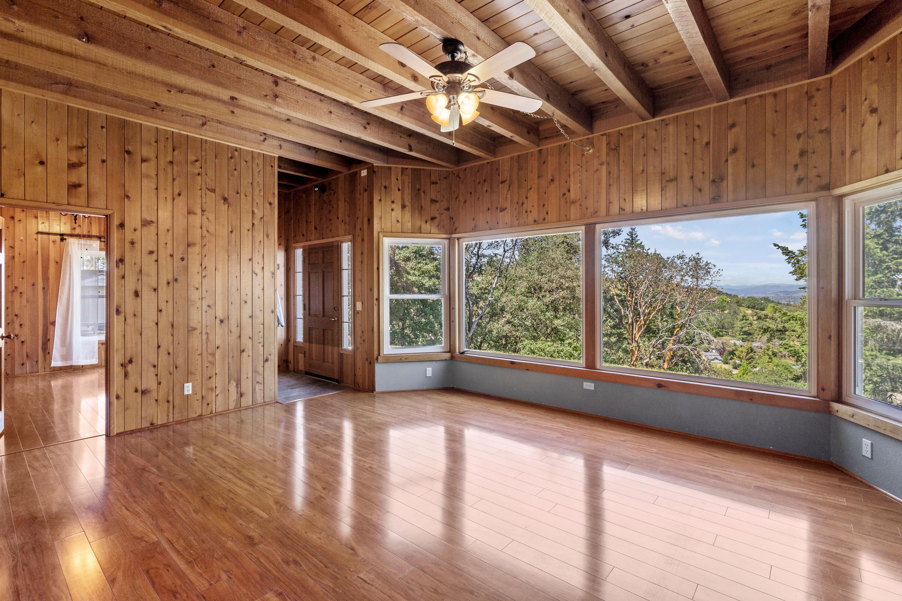 6397 Pioneer Road Medford, OR 97501 - Photo 26 of 44 Lower Level Bonus Room