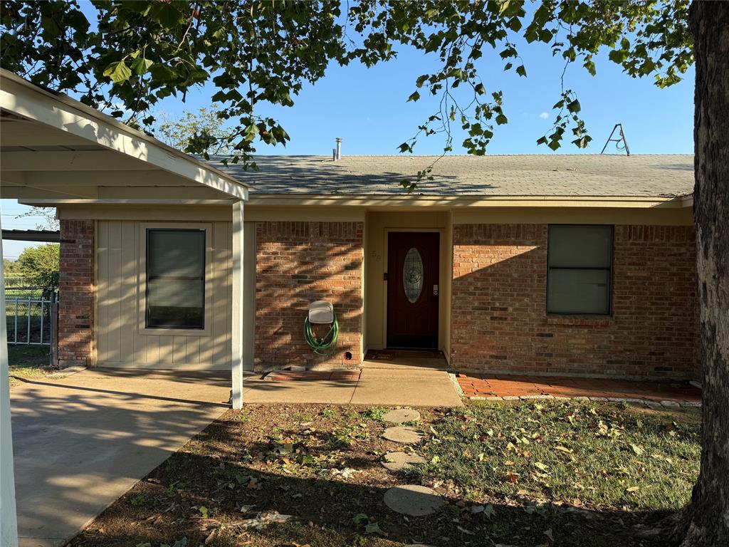 58 Roberts Road Mineral Wells, TX 76067 - Photo 4 of 28 a view of a entryway front of house