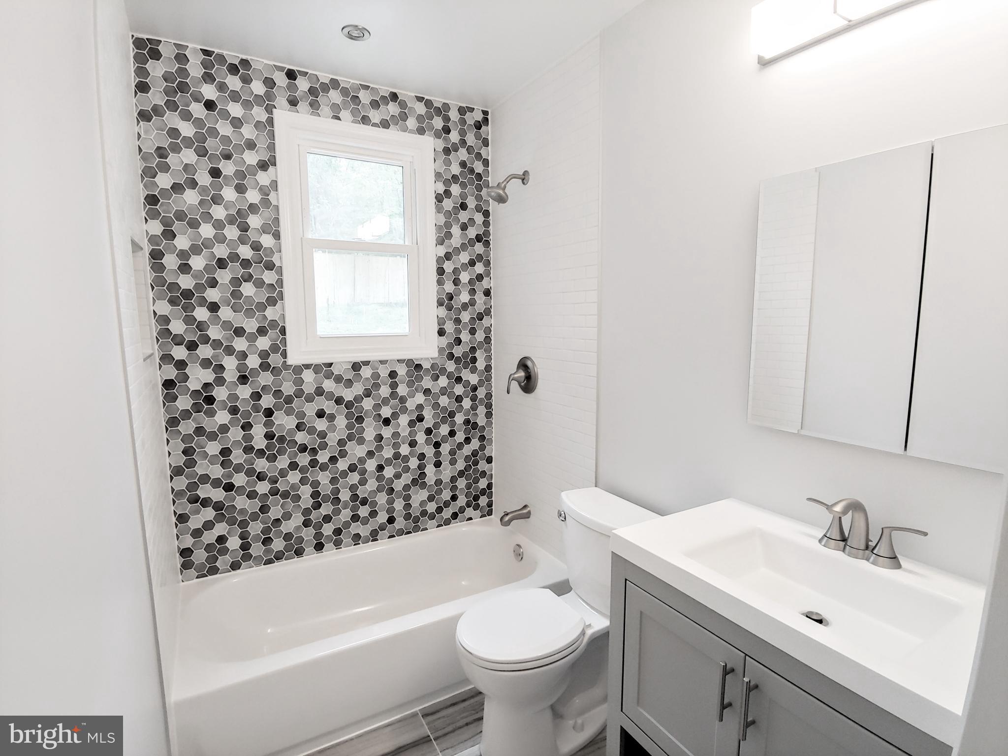 2630 East Maple Street Alexandria, VA 22306 - Photo 19 of 28 Guest Bath