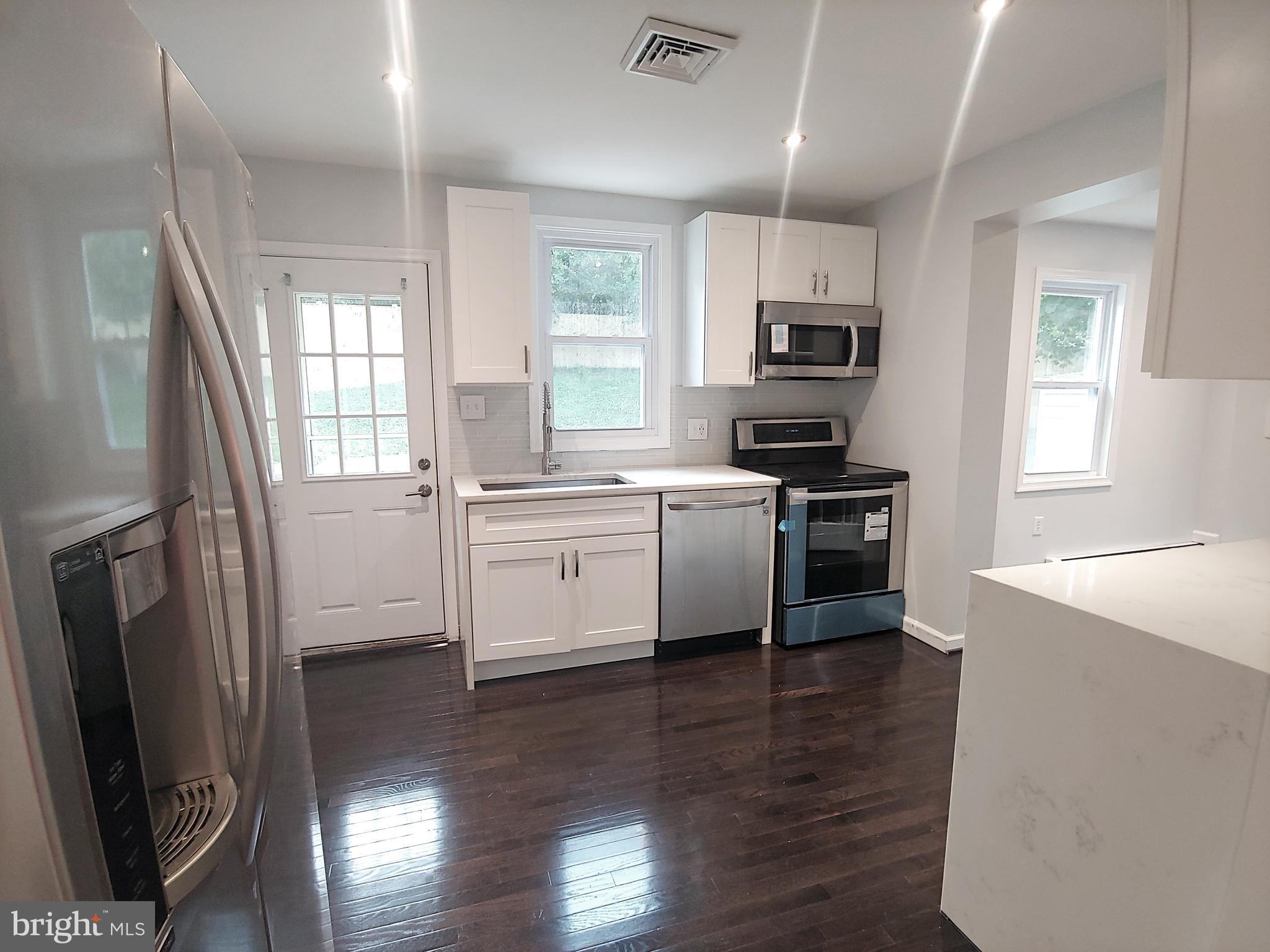 2630 East Maple Street Alexandria, VA 22306 - Photo 9 of 28 Patio Access