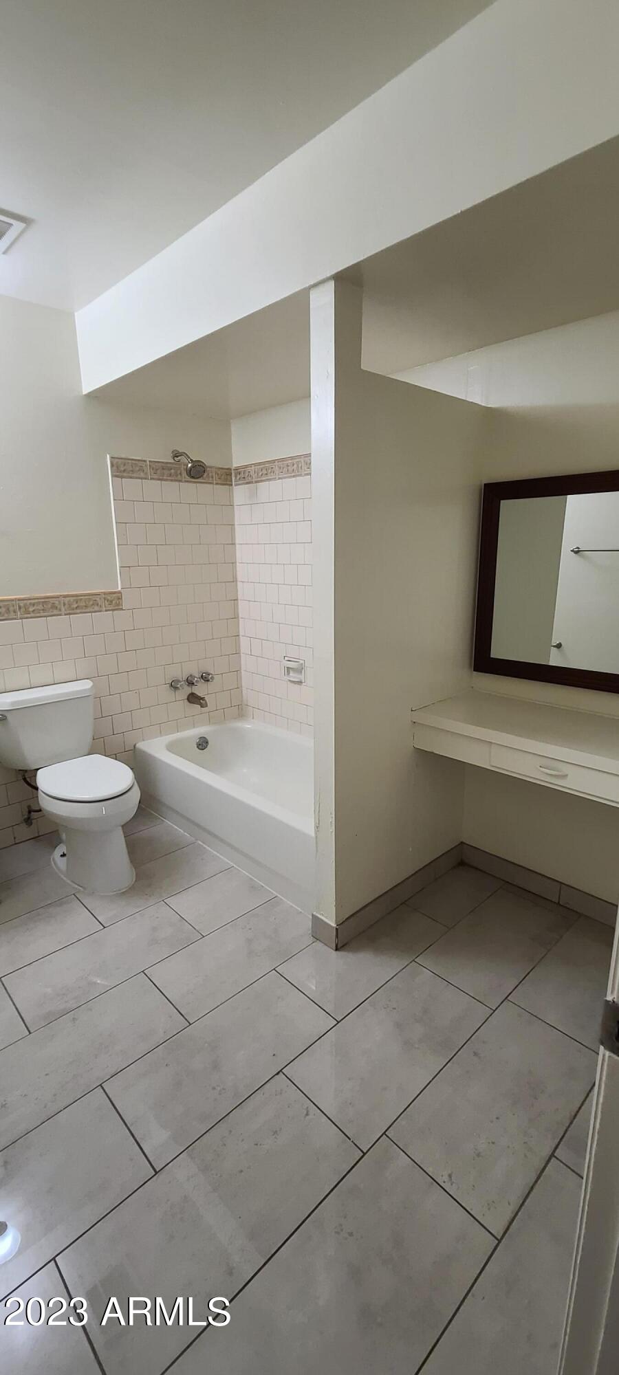 6114 West Cheery Lynn Road Phoenix, AZ 85033 - Photo 12 of 19 20221223_135944